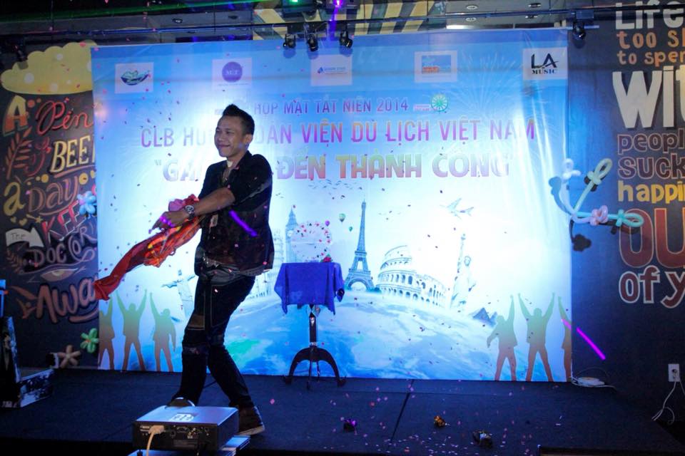 CHO THUÊ AO THUẬT GIA VÀ MC SẤN KHẤU TẠI SÀI GÒN