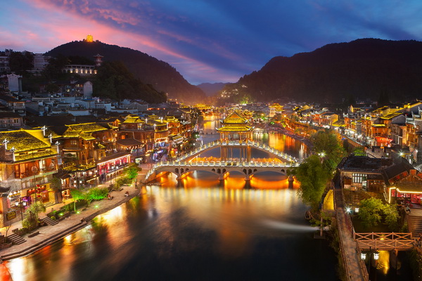 Du Lịch phượng hoàng cổ trấn mùa nào đẹp nhất