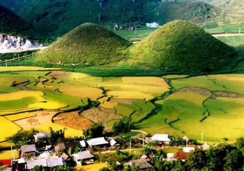 Núi Đôi Quản Bạ