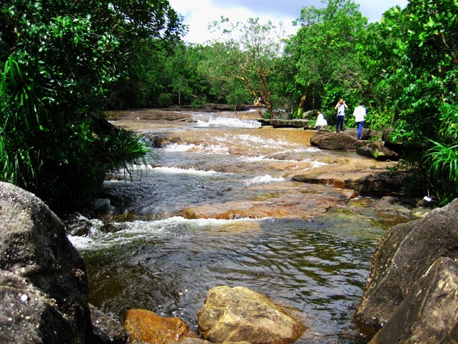 Suối Đá Hòn Giao