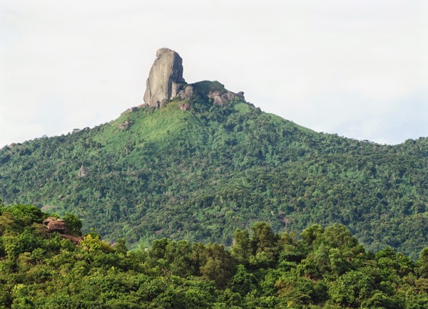 Tại sao gọi là Núi Đá Bia