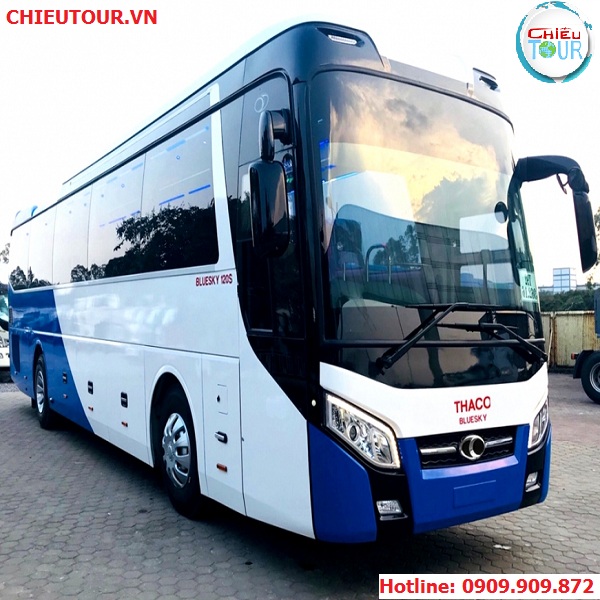 Thuê xe 45 chỗ Universe tại TP HCM