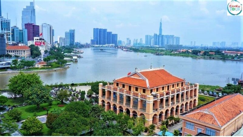 TOP 10 ĐỊA ĐIỂM DU LỊCH NỔI TIẾNG Ở THÀNH PHỐ HỒ CHÍ MINH
