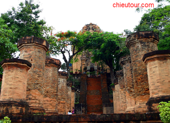 Tư liệu thuyết minh về tháp Ponagar